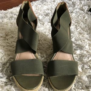 Steve Madden elastic wedge in olive